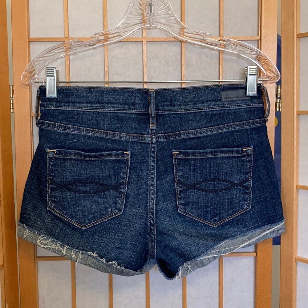 Abercrombie & Fitch Cut Off Stretch Denim Shorts - Picture 2 of 6